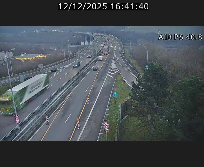 Webcam autoroute A13 à la sortie est du tunnel Markusbierg à Schengen. Vue sur le pont de la Moselle, vers l'Allemagne