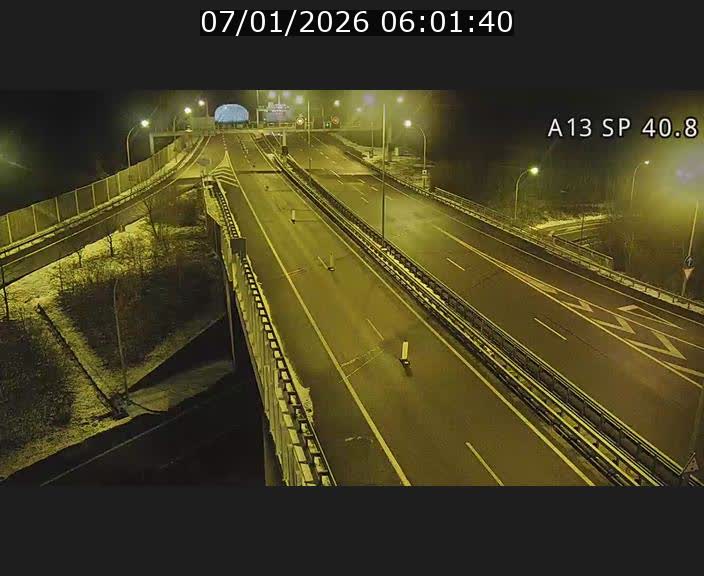 Webcam avec vue sur l'entrée côté allemand du tunnel Markusbierg à Schengen. Vue orientée vers le tunnel et Bettembourg