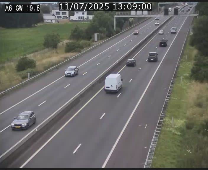 Traffic live webcam Luxembourg - Steinfort - A6 - BK 19.6 - direction Belgique