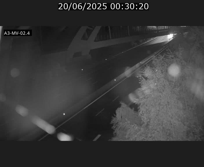 Webcam autoroute de la France (A3) au Luxembourg à Fentange, à proximité de la Croix de Gasperich. Vue orientée vers la Cloche d'Or
