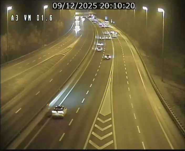 Traffic live webcam Luxembourg - Croix de Gasperich - A3 - BK 1.6 - direction France/Aire de Berchem