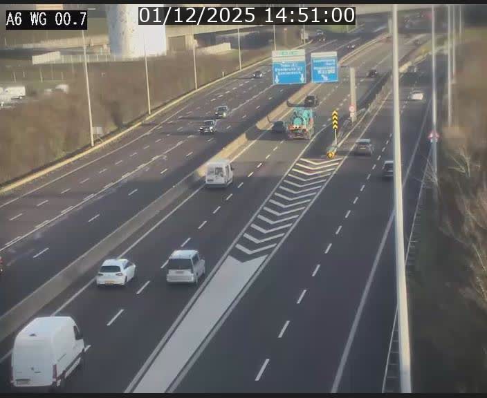 Traffic live webcam Luxembourg Croix de Cessange - A6 - BK 0.7 - direction A3 France