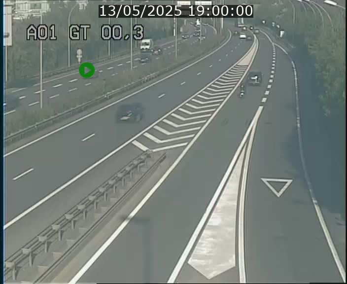 Traffic live webcam Luxembourg Croix de Gasperich - A1 direction Kirchberg - BK 0.3