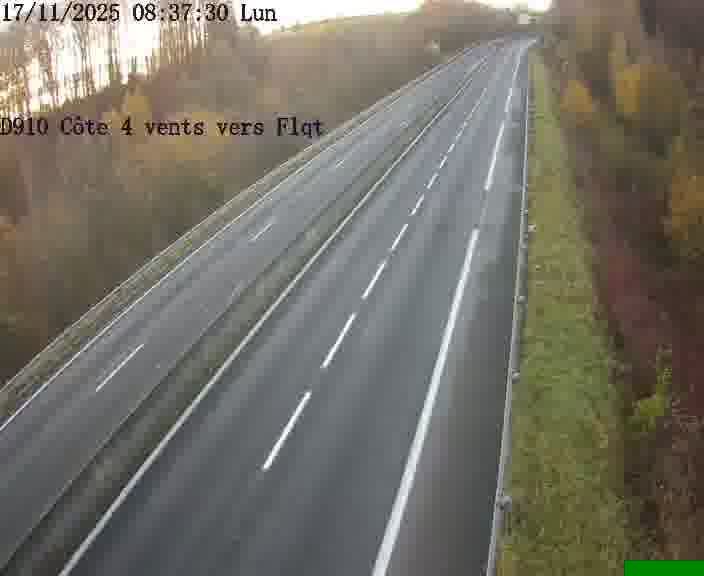 Webcam sur la D910 située dans la Côte des 4 vents. Vue orientée vers le haut de la côte, vers Faulquemont