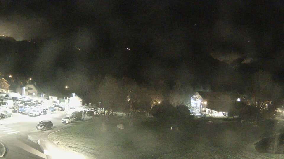 Webcam au niveau de la mairie du village du Bourg d'Oisans, aux pieds de l'Alpe d'Huez et aux portes du parc des Écrins
