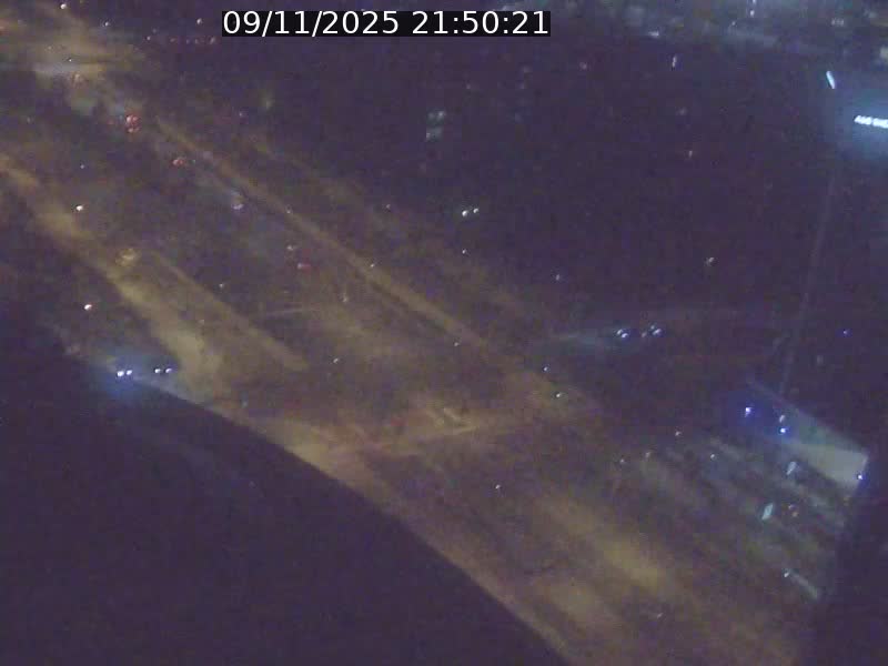 Webcam sur l'avenue John Fitzgerald Kennedy (N51) avec vue sur le Pont rouge (Pont Grande Duchesse Charlotte), l'arrêt Pfaffenthal et l'entrée du quartier Kirchberg